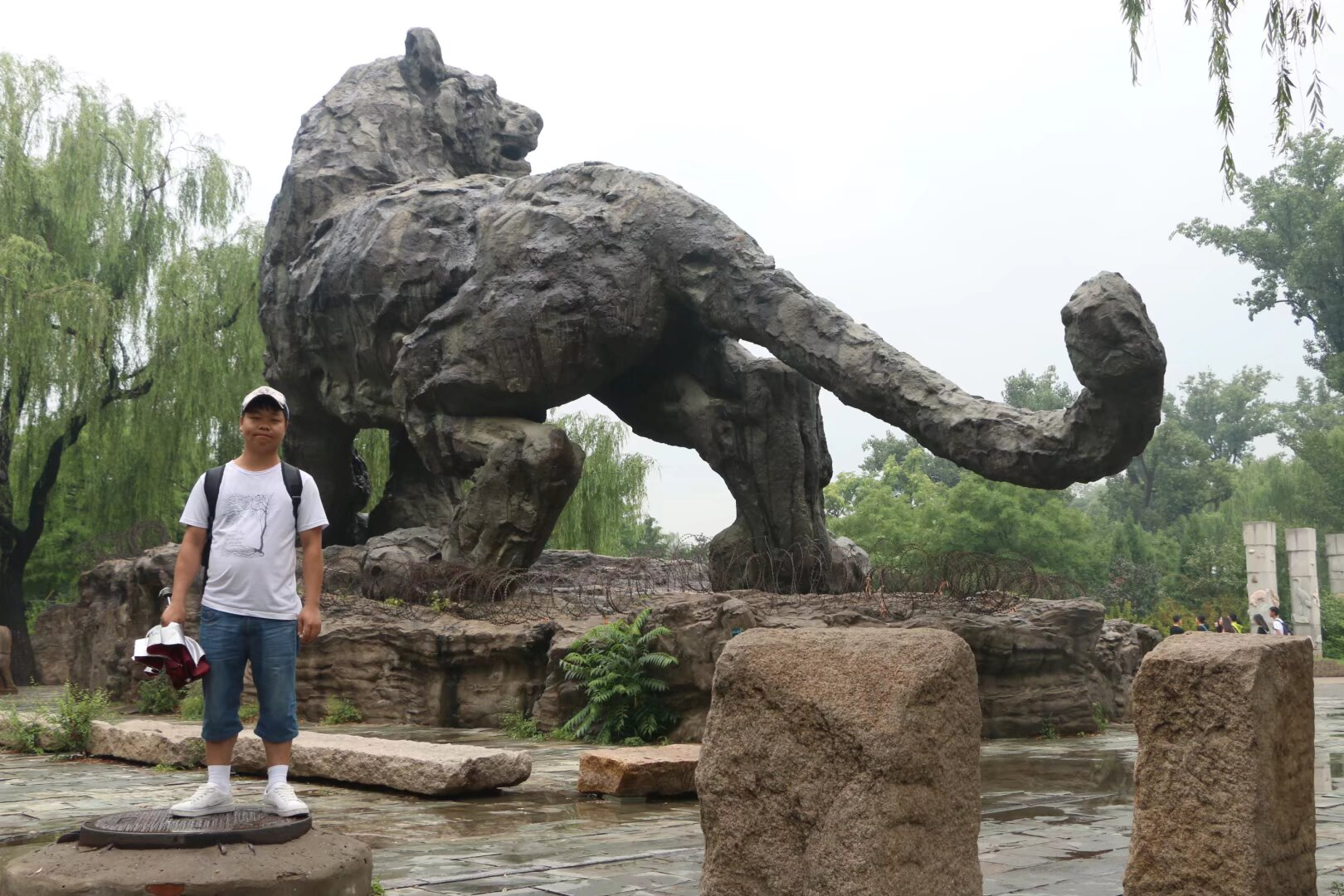 唉，平台上很多美女都说接视频，可以是我接要一百金币一分钟，我敢接吗？文字的五金币一条，都让我心疼不已。